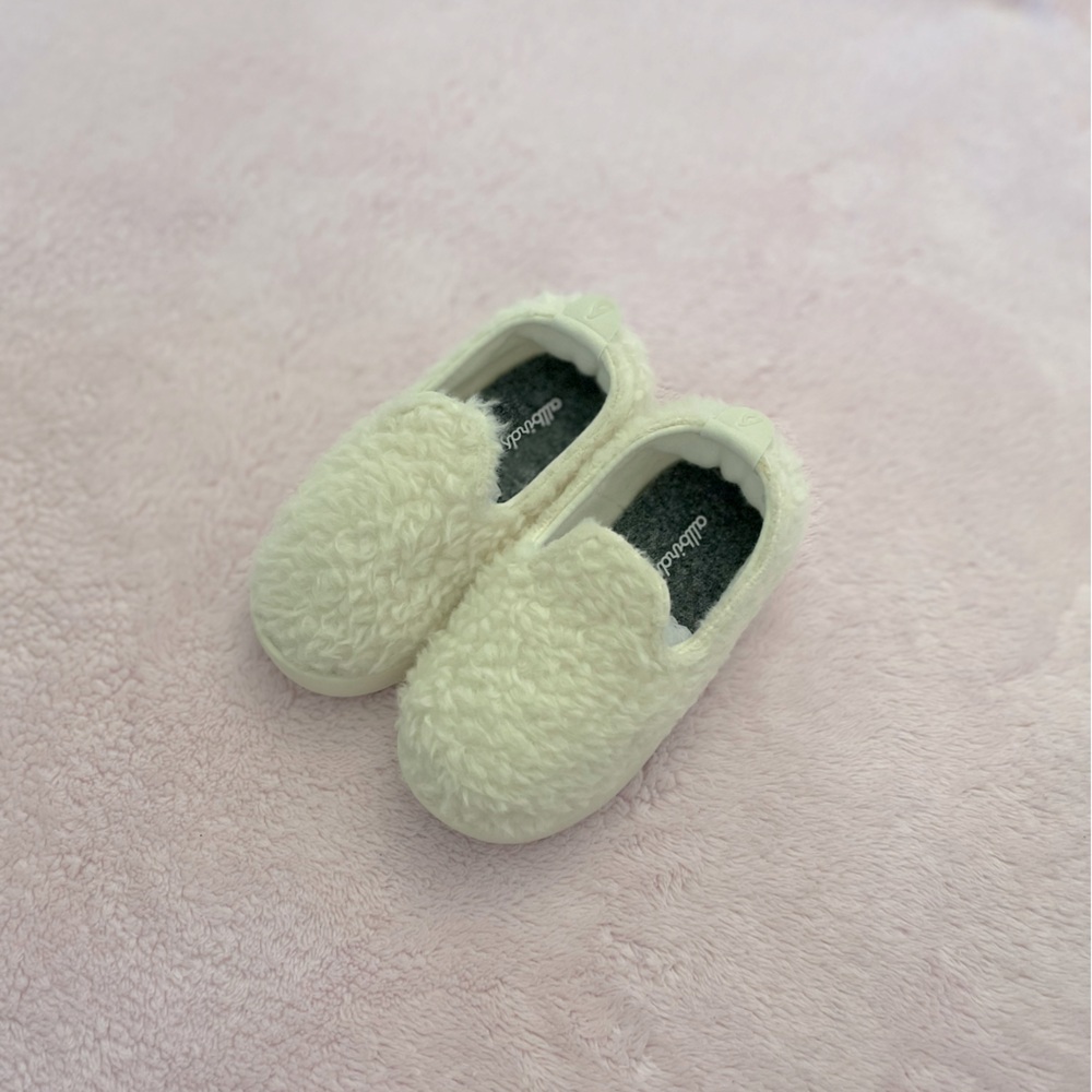 Allbirds Smallbirds Wool Loungers - Natural White Fluffs - Little Kids 7T - New